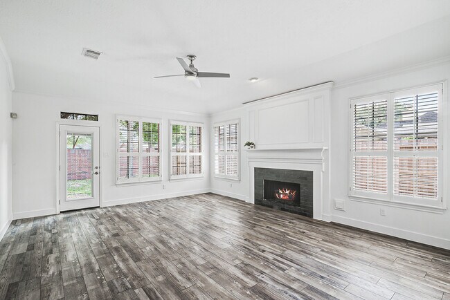 Building Photo - 14507 Sycamore Lake Rd