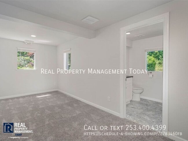 Building Photo - 5304 Hyada Blvd NE