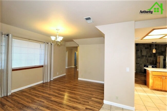 Building Photo - 1708 Gold Hills Dr