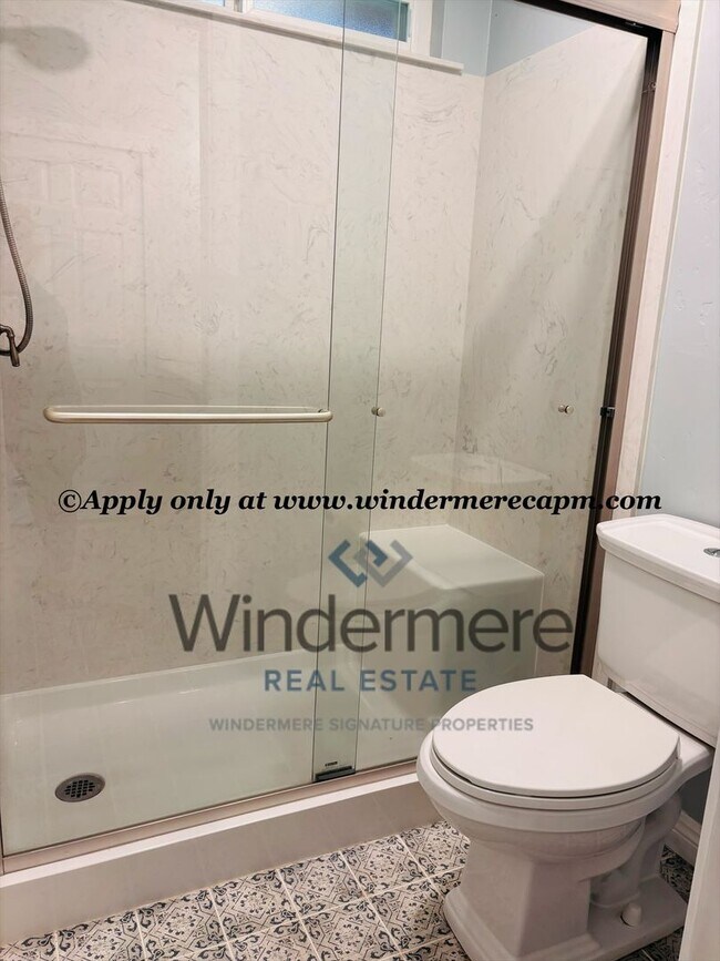 Building Photo - Available now! Charming 3-bed, 2-bath Gem in East Del Paso Heights- Your Perfect Home Awaits!