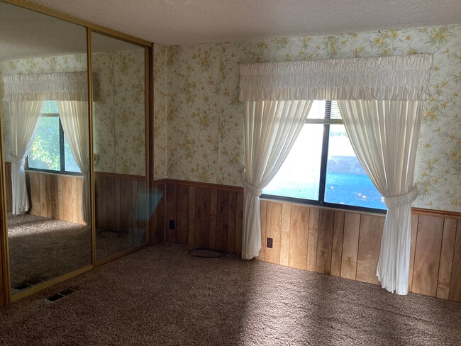 Building Photo - 1354 Jasmine Way