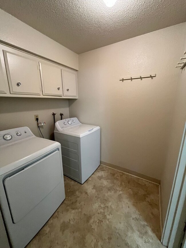 Building Photo - Anderson 1403-1405