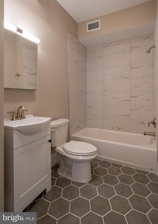 Building Photo - 29 E Gay St