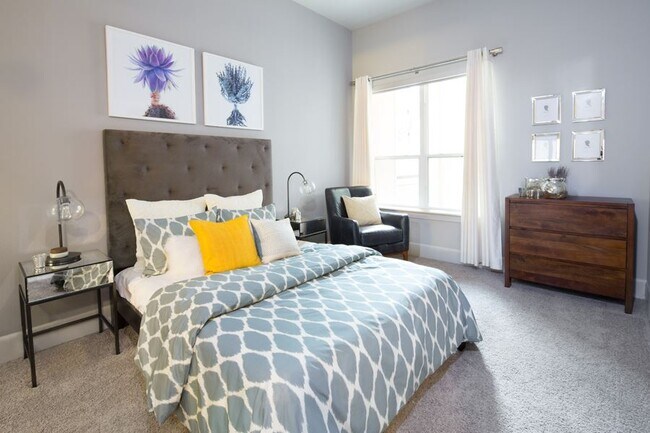 Building Photo - 1111 S Akard-22492