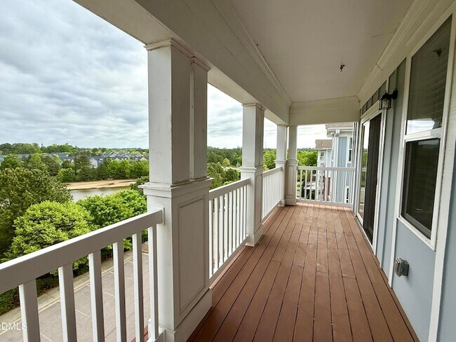 Building Photo - 732 Waterford Lake Dr