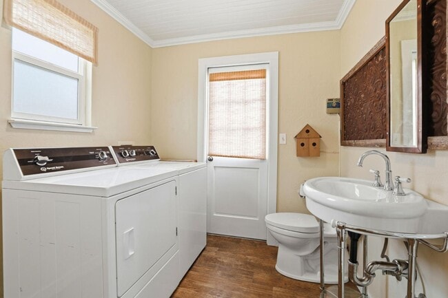 Building Photo - 482 South St