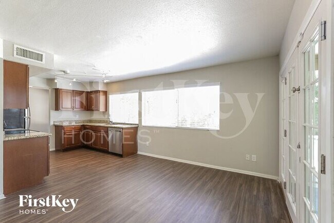 Building Photo - 4222 E Apollo Rd