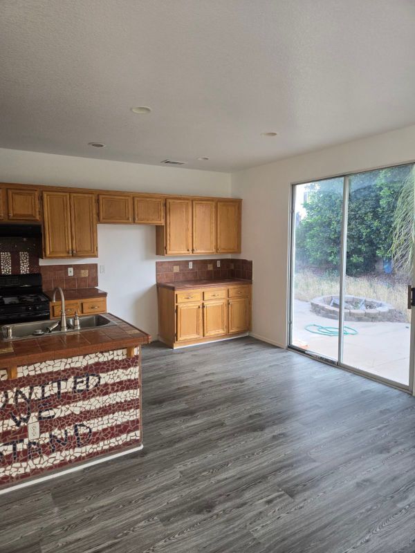 Building Photo - 421 Steiner Dr