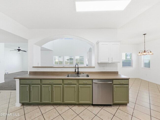 Building Photo - 12753 Tierra Mina Dr