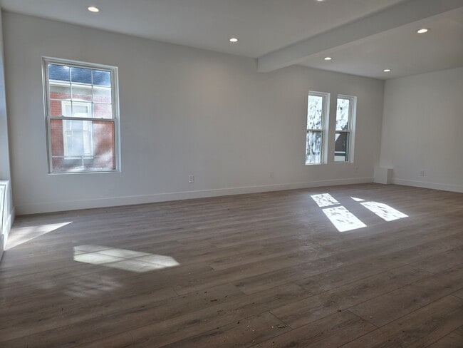 Building Photo - 2437 S Bannock St