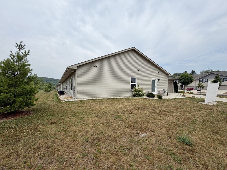 Building Photo - 624 McKay Way