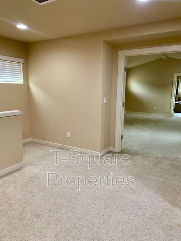 Building Photo - 10218 242nd Ave NE