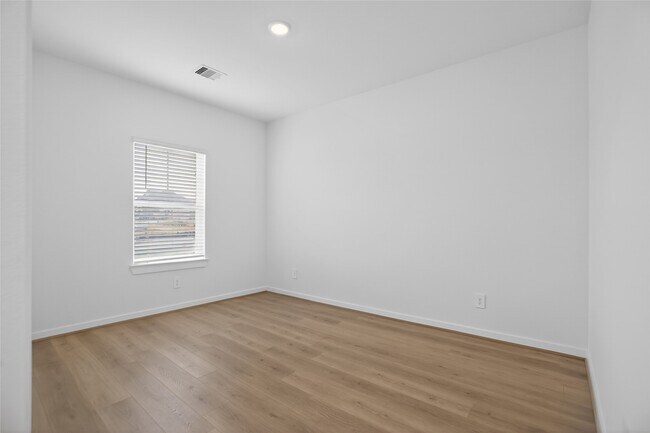 Building Photo - 422 Gram Hl Dr