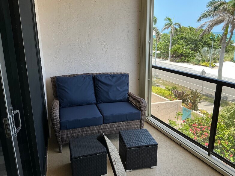 Building Photo - 355 S Ocean Dr