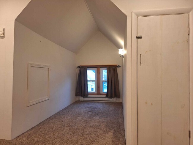 Building Photo - 10 Euclid Ave