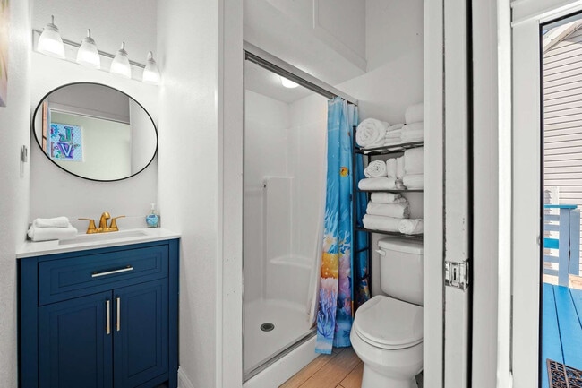 Building Photo - 4431 Luke Ave