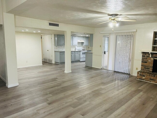 Building Photo - 16902 Castle Fraser Dr