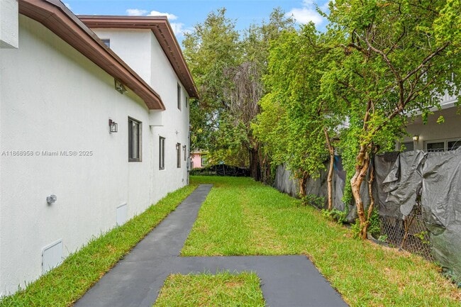 Building Photo - 742 NW 70th St
