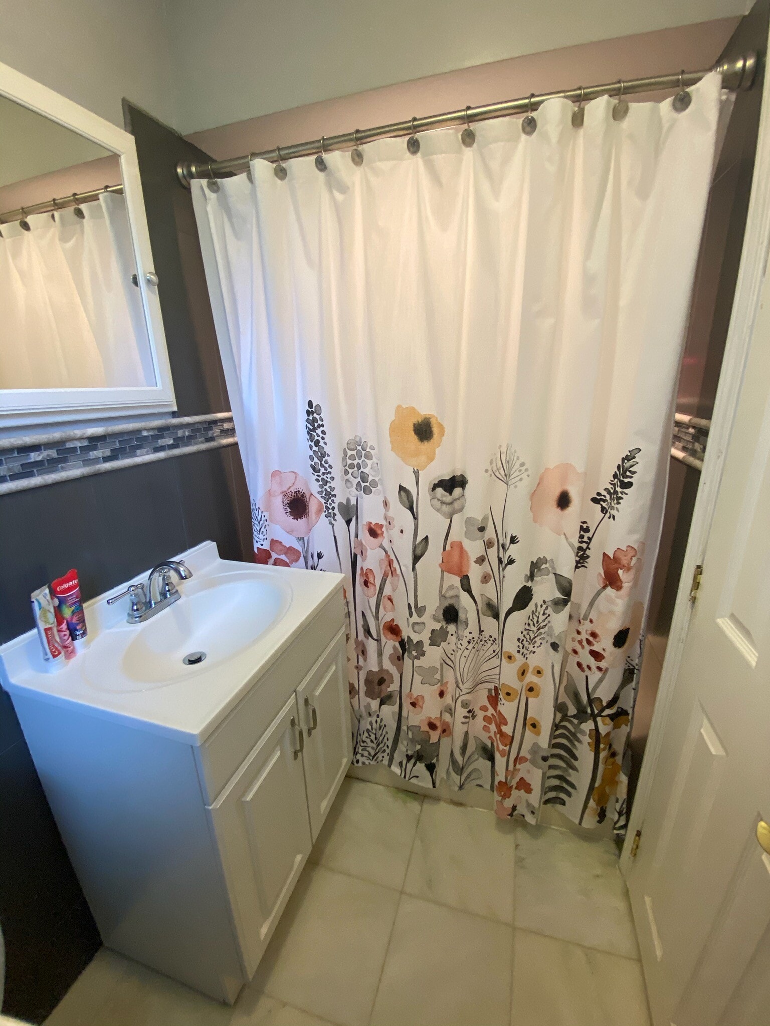 main bathroom - 1806 Cliff St