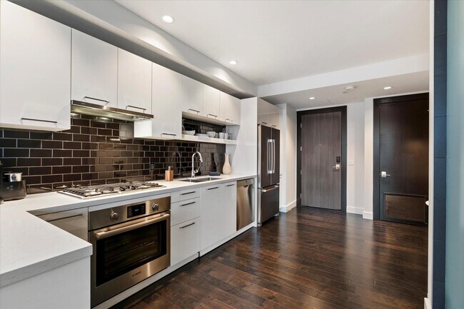 Building Photo - 4422 N 75th St