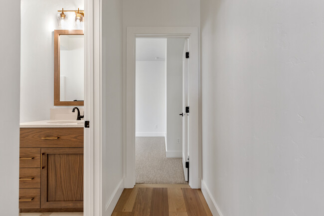 Building Photo - 4646 S Selatir Way