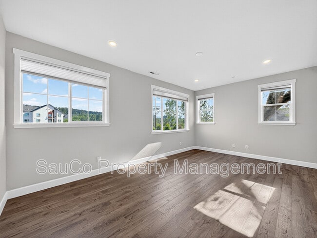Building Photo - 17022 SW Lemongrass Ln