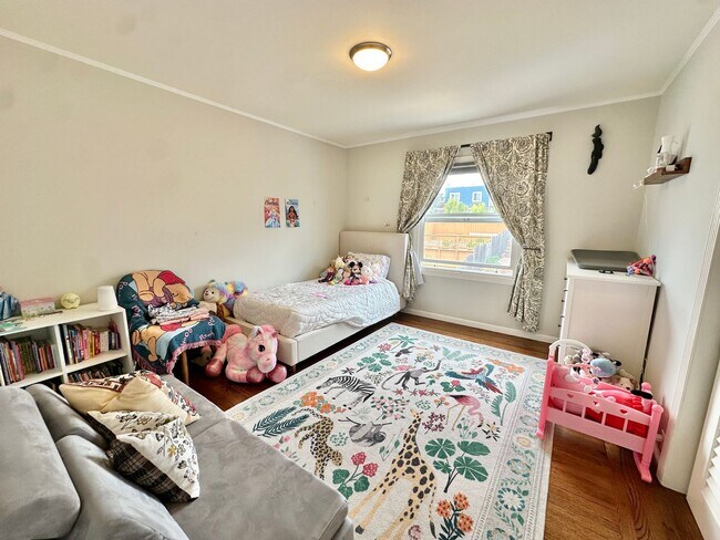 Building Photo - Lovely 3bd/2bth Home in The Sunset