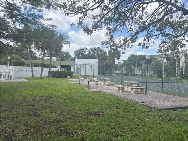 Building Photo - 4235 N University Dr