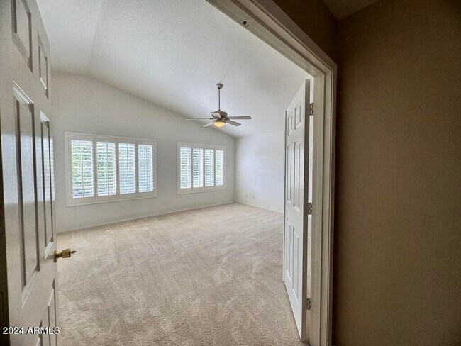 Building Photo - 1873 W Falcon Dr