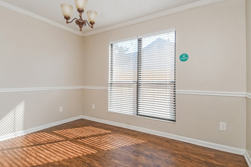 Building Photo - 8850 Cherry Hill Dr