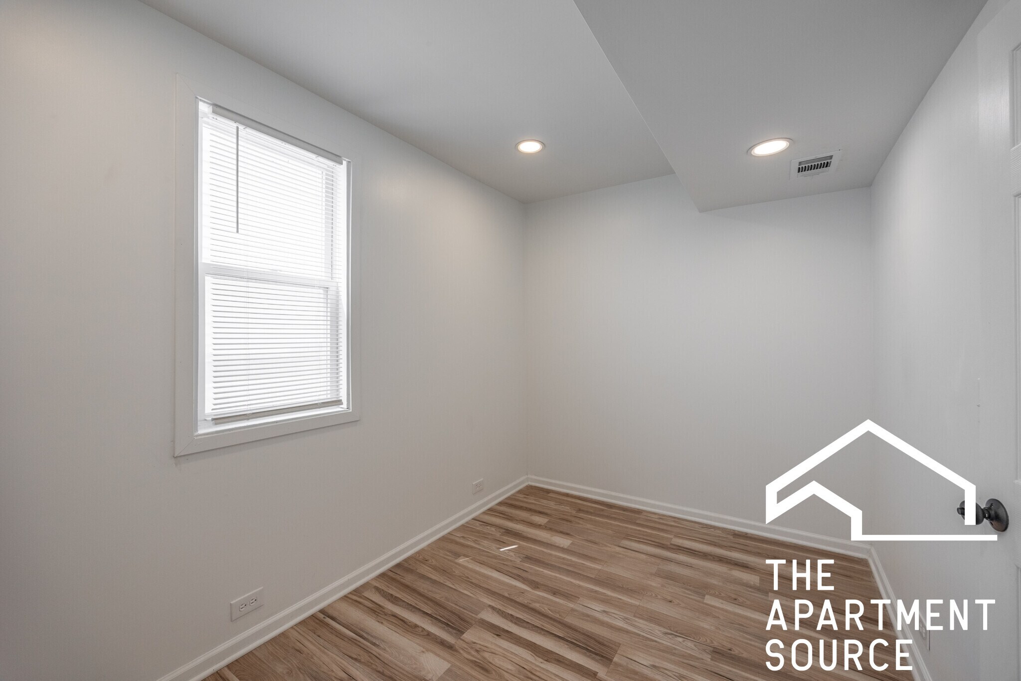 Building Photo - 3140 N Kimball Ave
