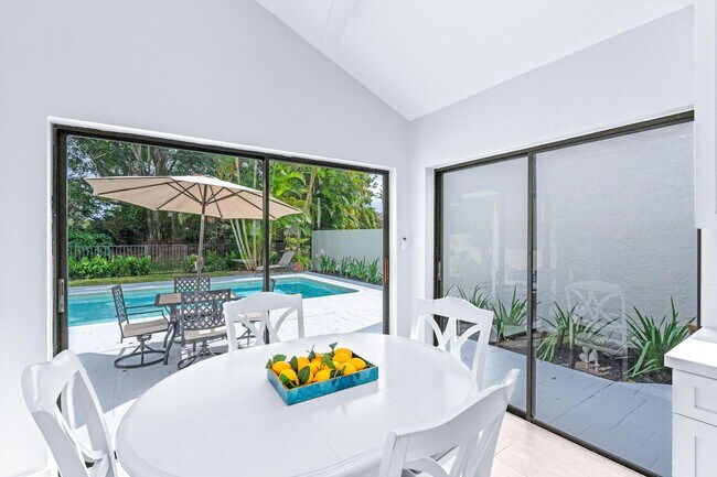 Building Photo - 2442 Windsor Way Ct