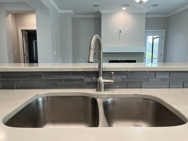 Building Photo - 1924 Wyngate Loop