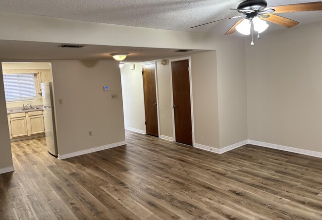 Building Photo - 2 Cinderella Ln NW