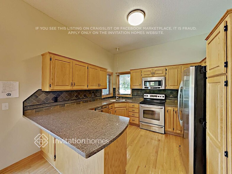 Building Photo - 5043 Ladyslipper Ave N