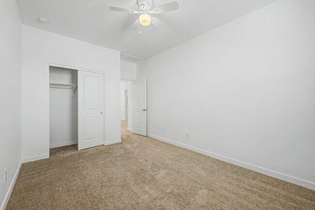 Building Photo - 10519 W Atlantis Wy