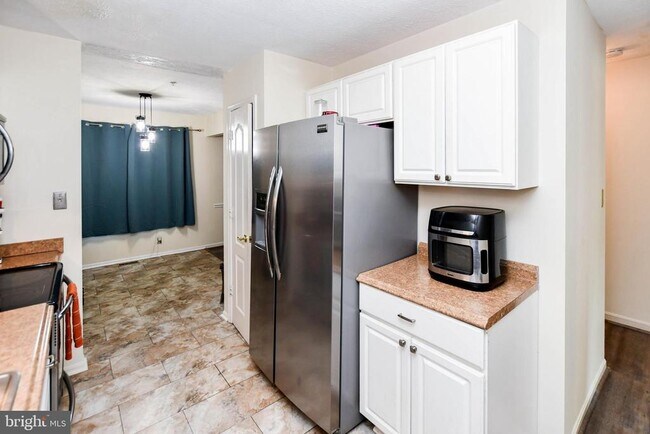 Building Photo - 1401 Deep Gorge Ct