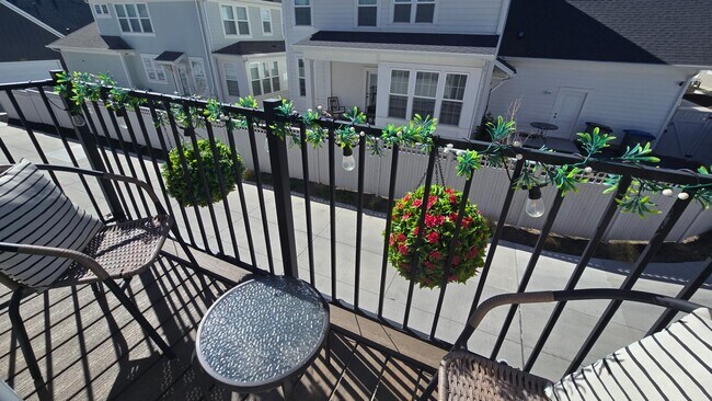 Building Photo - 7003 S Jordan Pkwy W