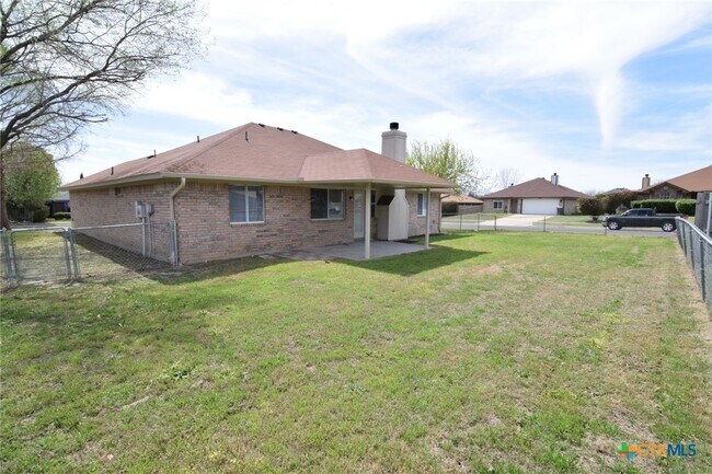 Building Photo - 4201 Bluestem Ln