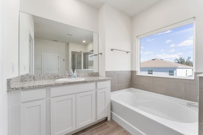 Building Photo - 1386 NW 132nd Cir