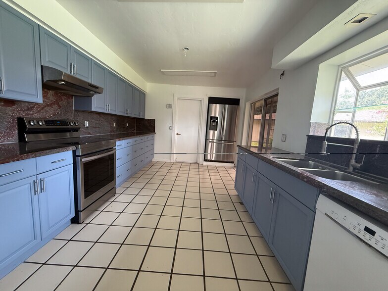 Building Photo - 5840 Crabwood Ct