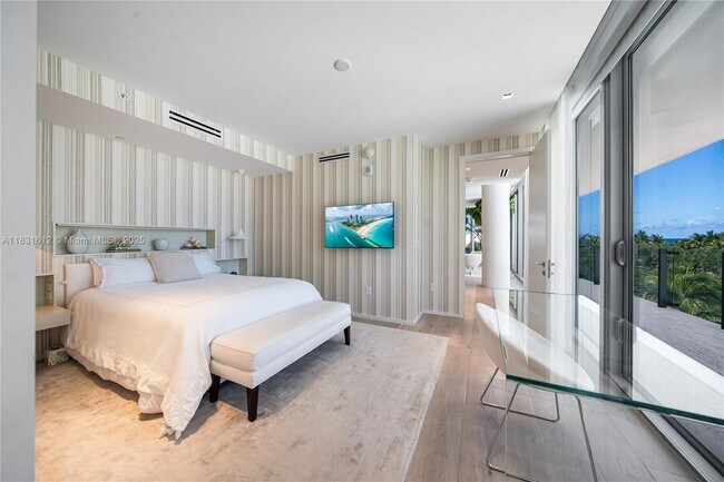 Building Photo - 1 Collins Ave