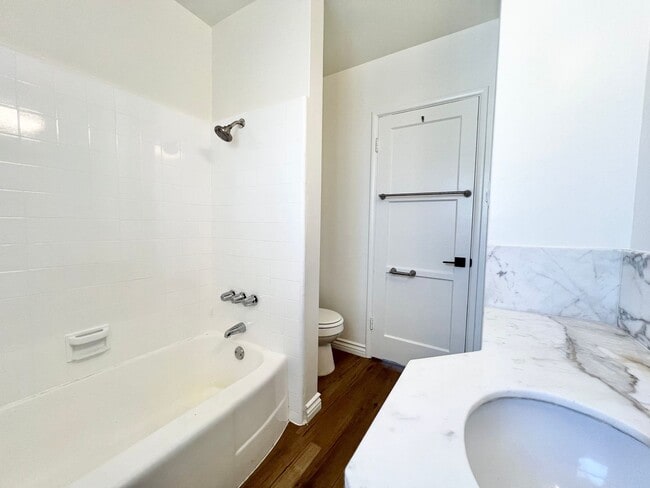 Building Photo - Charming Remodeled Lakewood Home with Bonu...