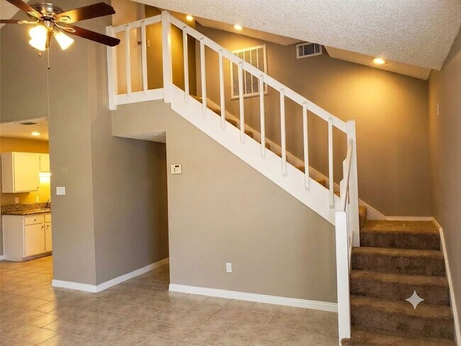 Building Photo - 17010 Pastoria Dr