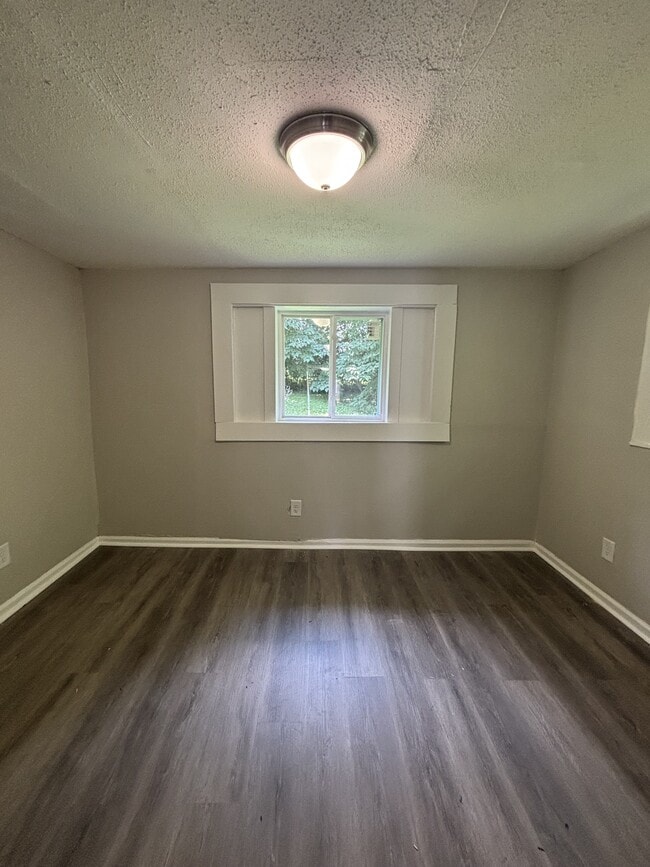 Building Photo - 4009 Grasselli Ave SW