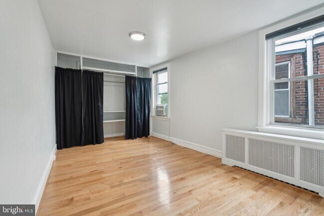 Building Photo - 1210 S 11th St