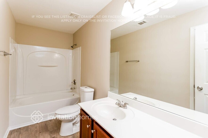 Building Photo - 335 Yellow Iris Rd SE