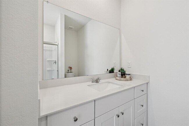 Building Photo - 108 Eleanor Ln