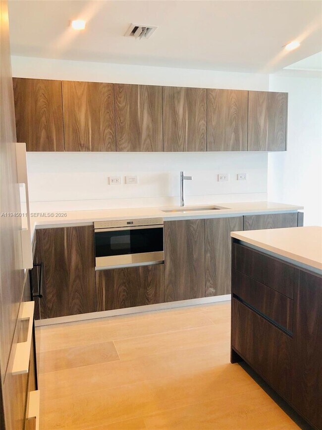 Building Photo - 3131 NE 7th Ave