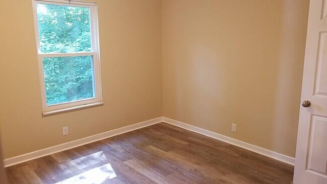 Building Photo - 2817 Colt Dr NE